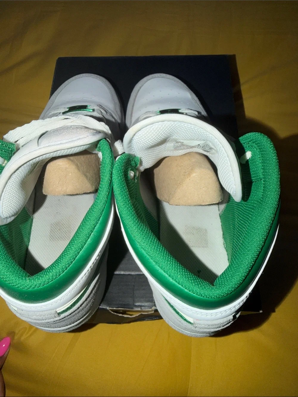 Nike White and Green Low-Top Sneakers